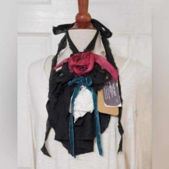 CHRISTMAS JABOT Slow Stitching🩷💕🩷MOSSIE ANNA ARTISAN DESIGN NWT - Picture 1 of 6